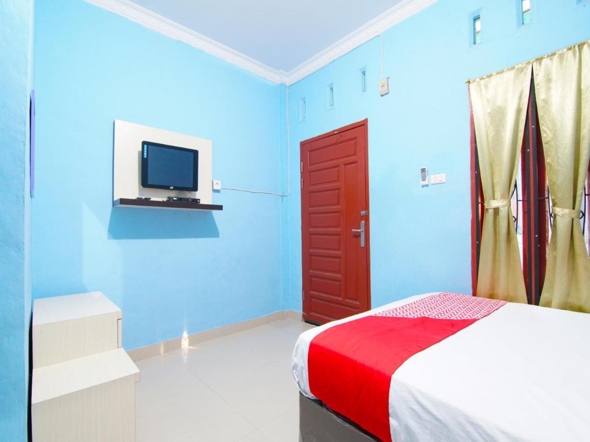 Oyo 90752 Ridho Guest House Syariah Dumai Buitenkant foto