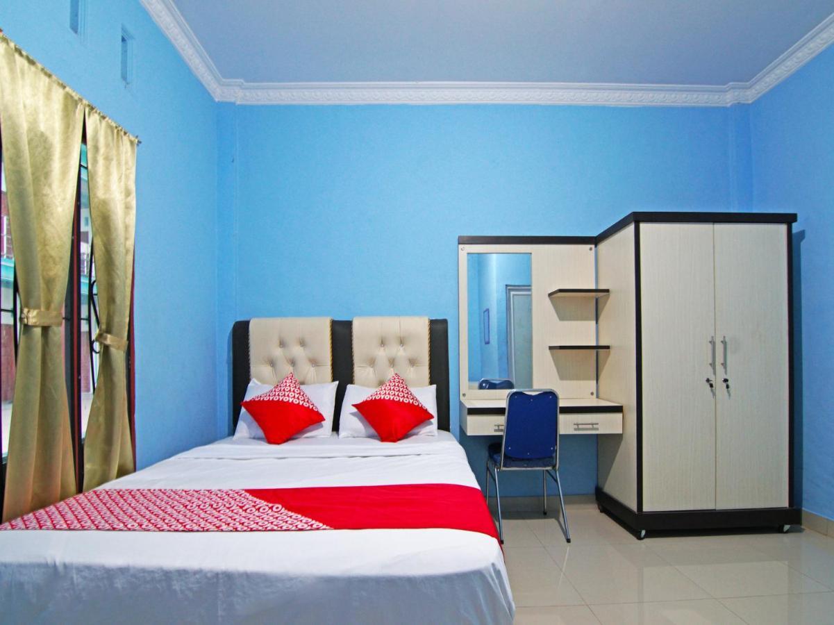 Oyo 90752 Ridho Guest House Syariah Dumai Buitenkant foto