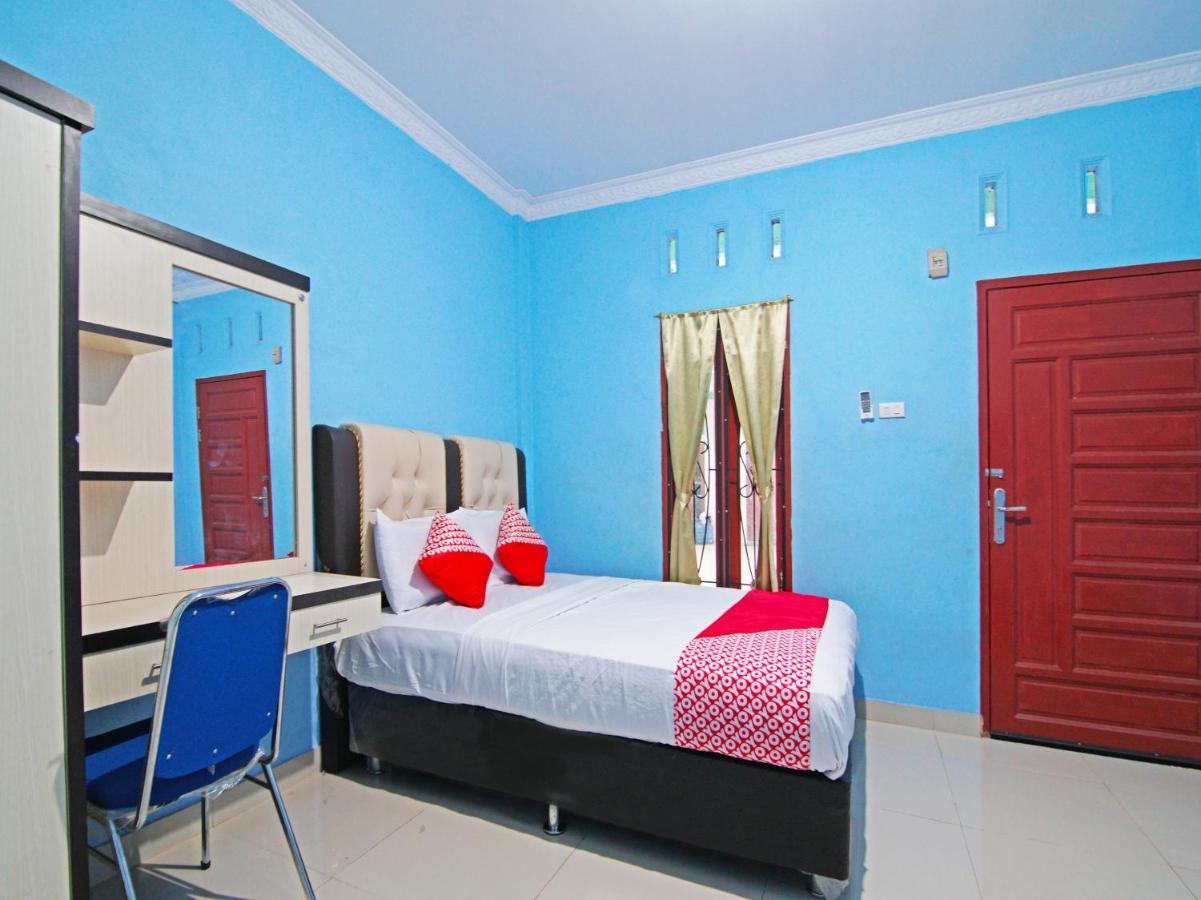 Oyo 90752 Ridho Guest House Syariah Dumai Buitenkant foto