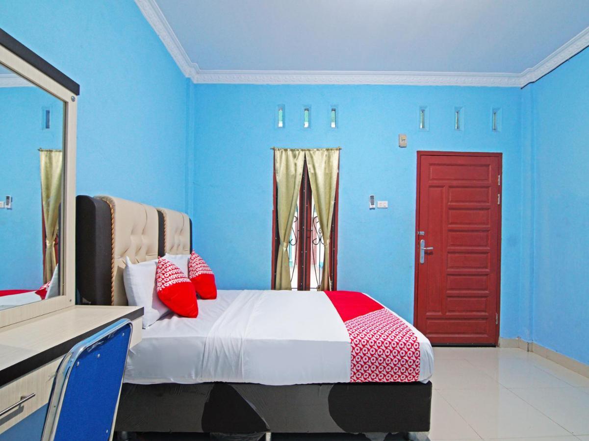 Oyo 90752 Ridho Guest House Syariah Dumai Buitenkant foto