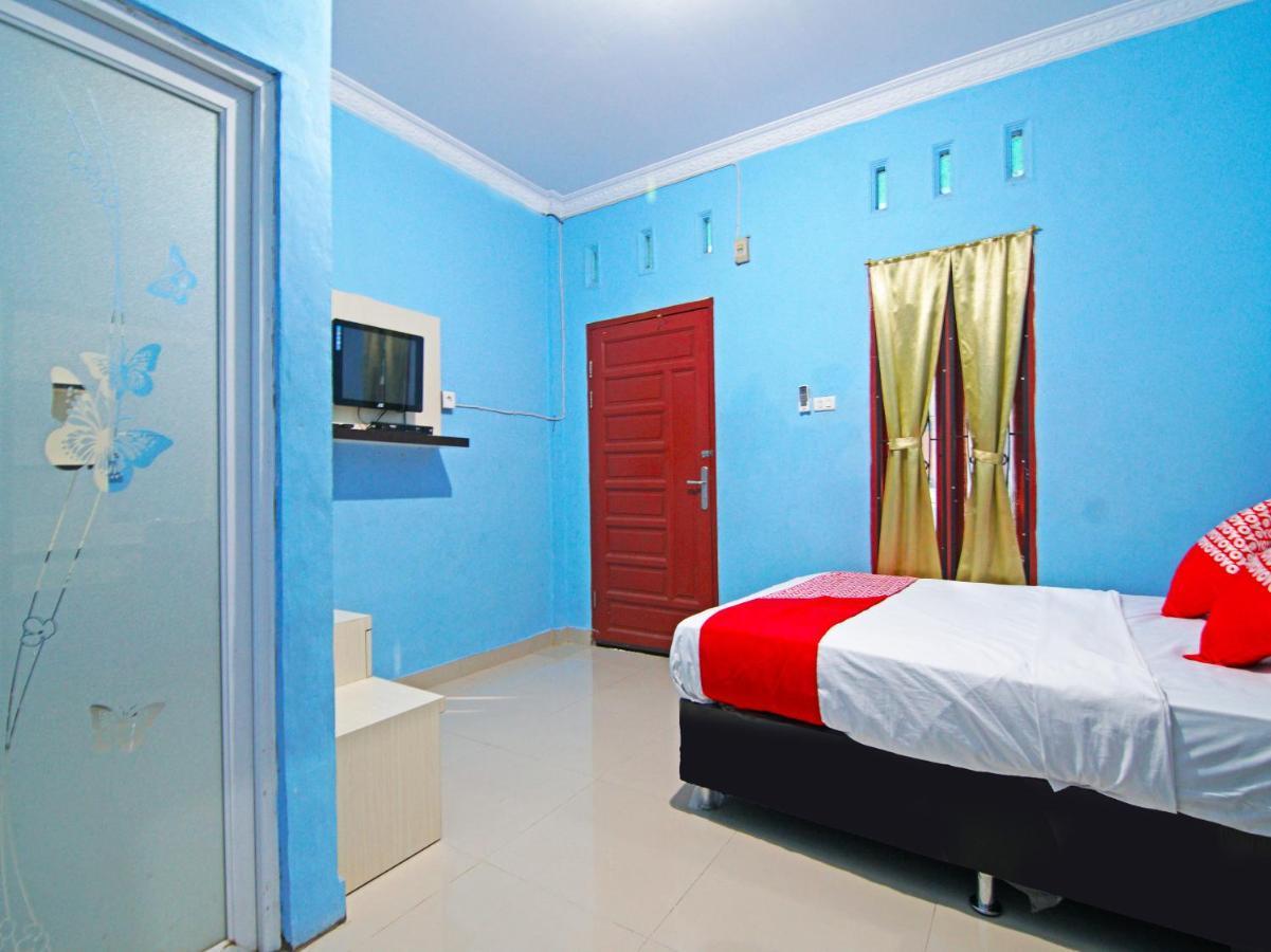 Oyo 90752 Ridho Guest House Syariah Dumai Buitenkant foto